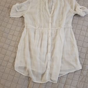 Maternity botton does shirt